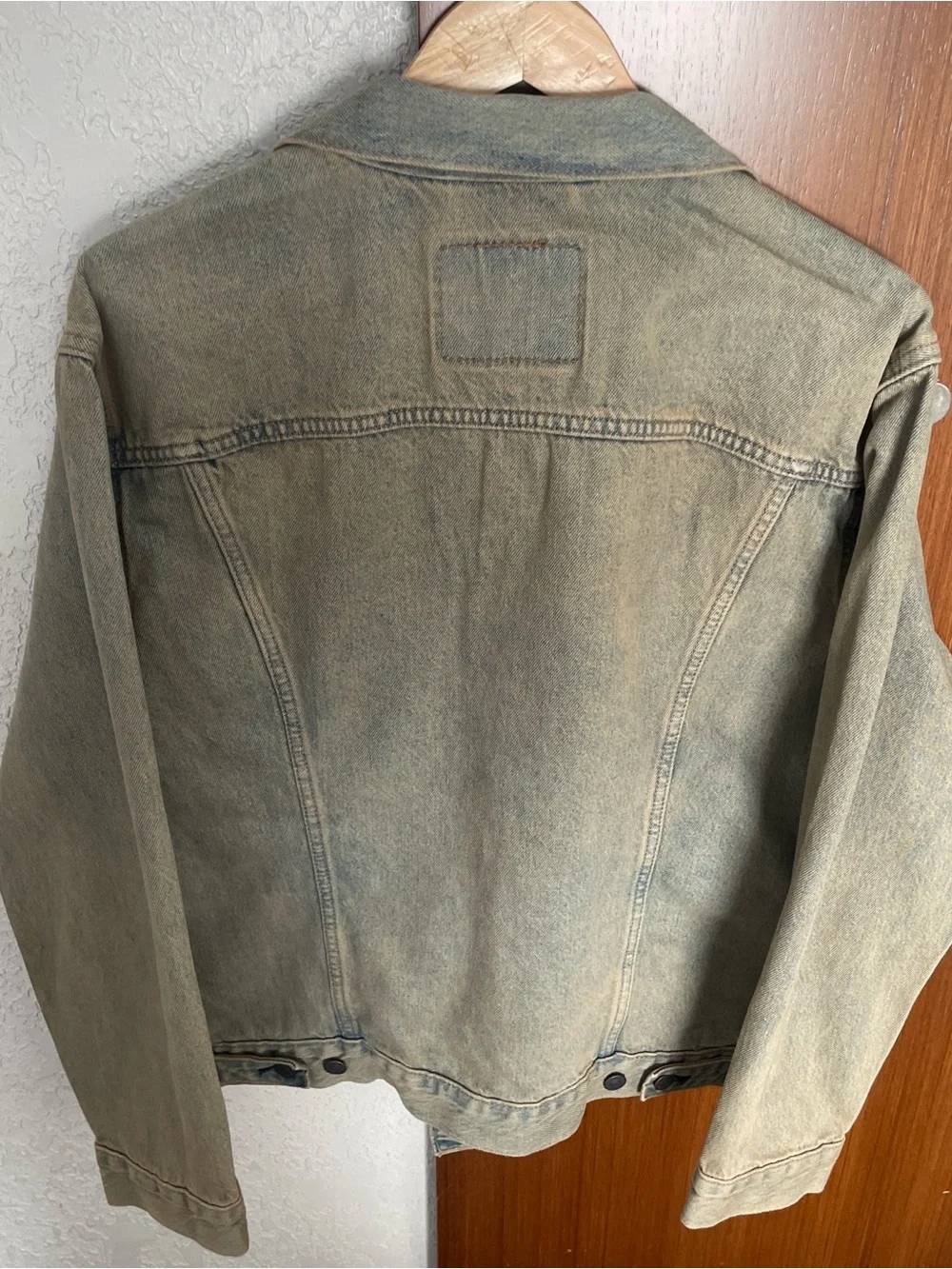 Levi's Men's Faded Light Blue Denim Jacket - Picture 2 of 5